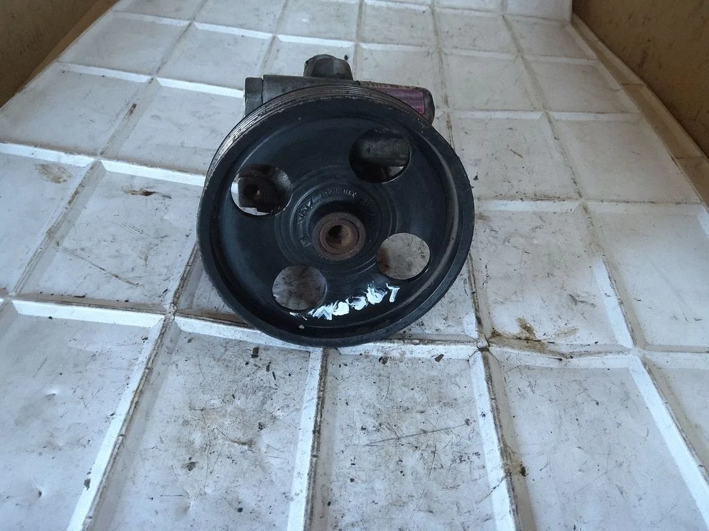 Power steering pump – Renault Laguna II (2001-2007)