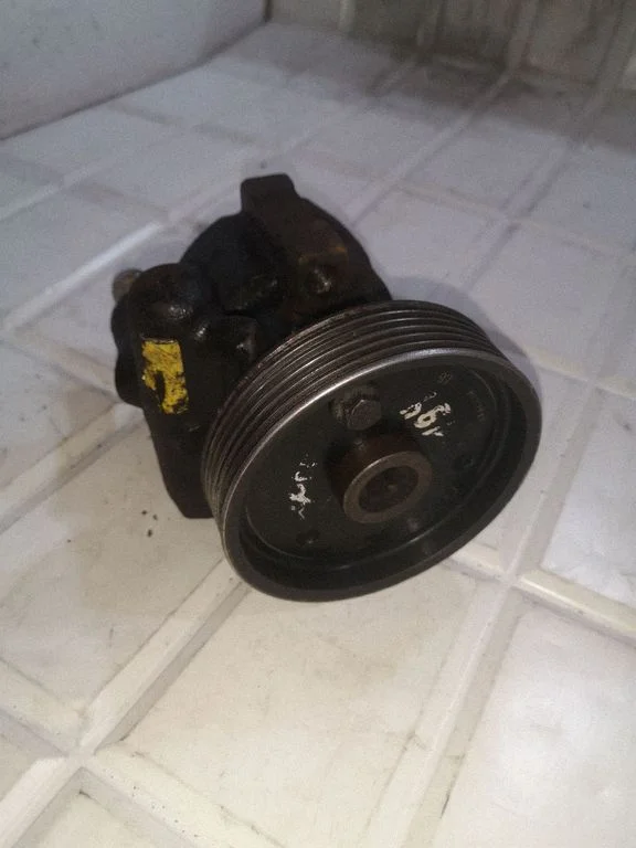 Power steering pump – Renault Scenic I (1996-2003)