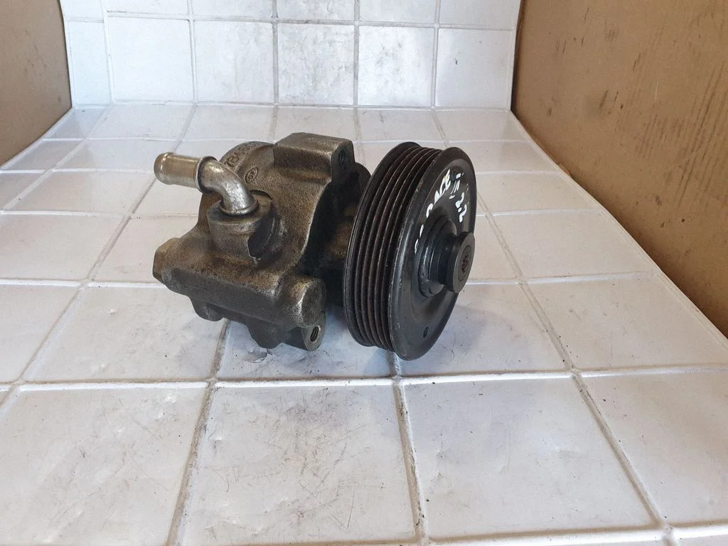 Power steering pump – Renault Espace IV (2002-2014)