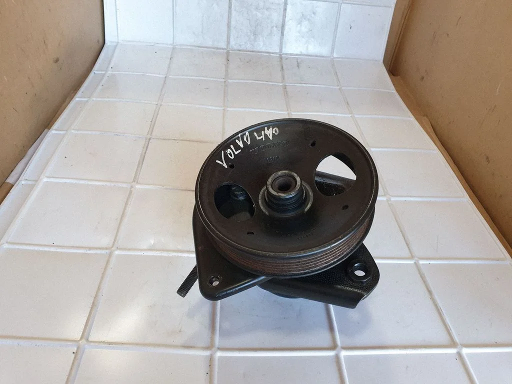 Power steering pump 470284 – Volvo 440 (1989-1996)