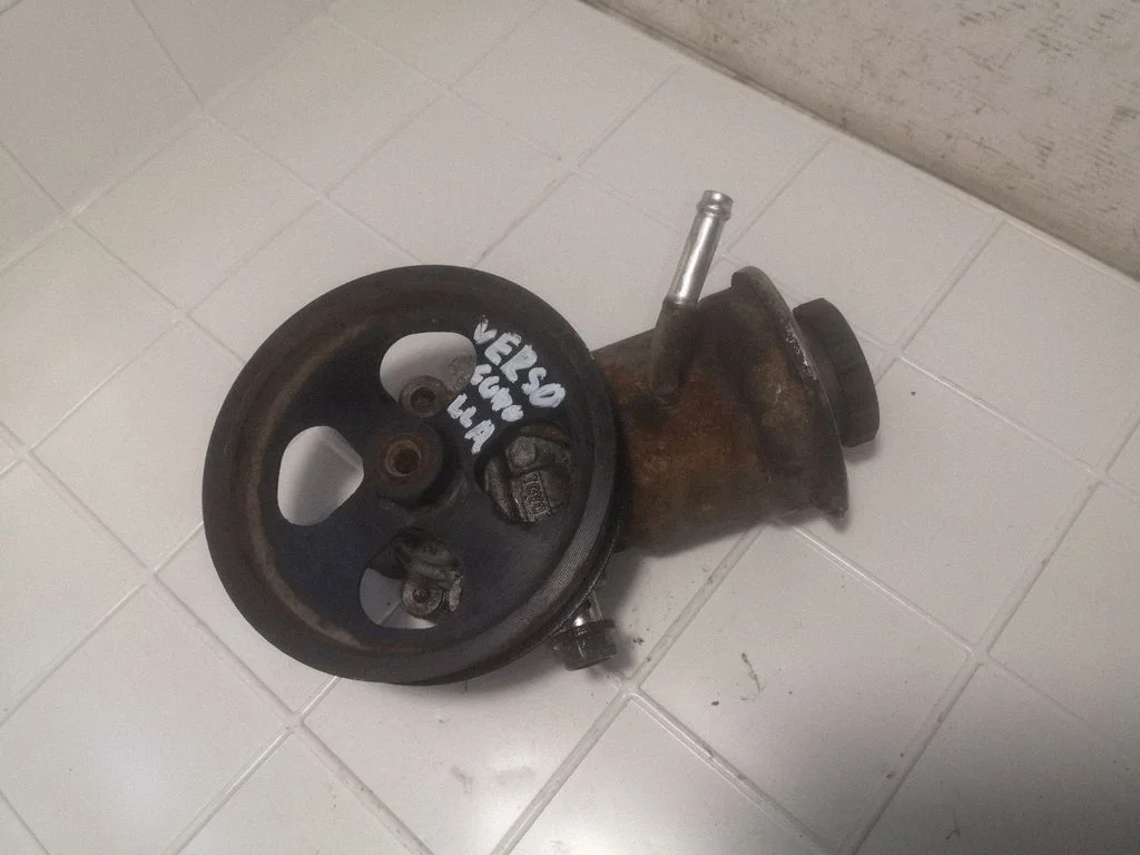 Roolivõimendi pump – Toyota Corolla Verso AR10 (2004-2009)