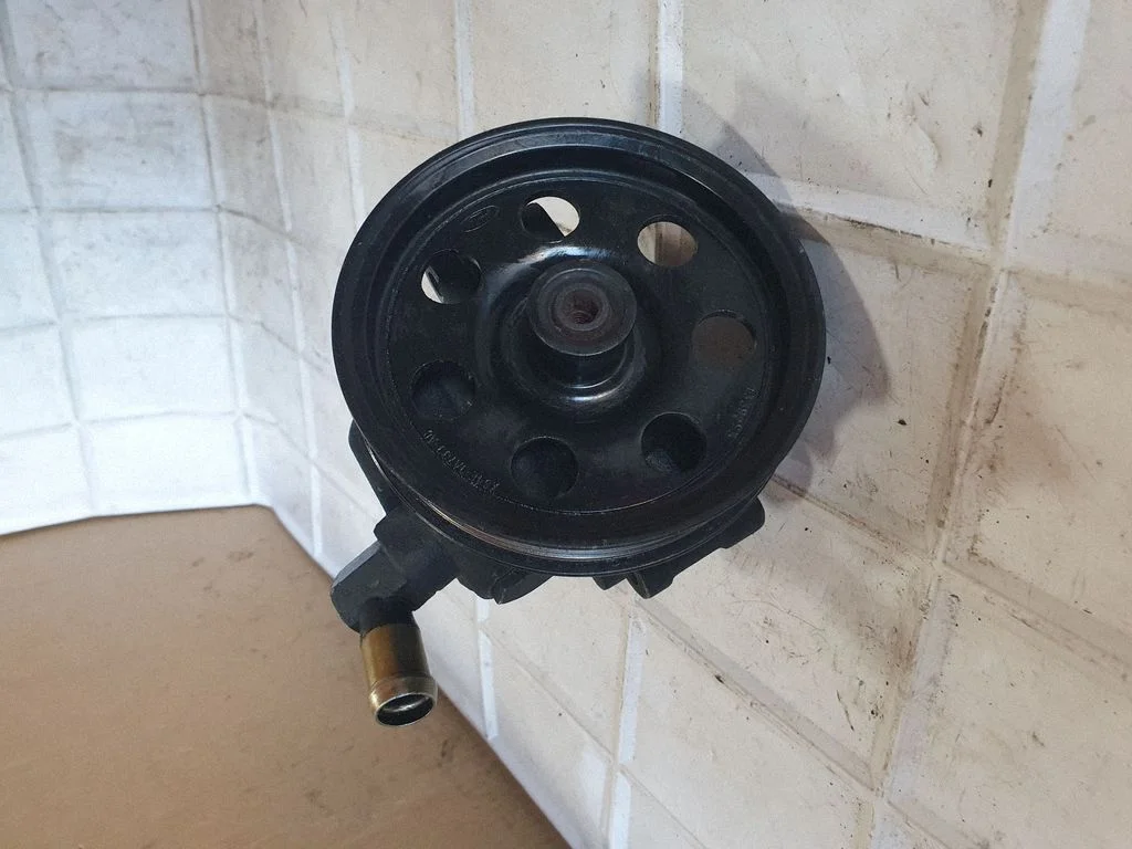 Power steering pump 9CA2400
