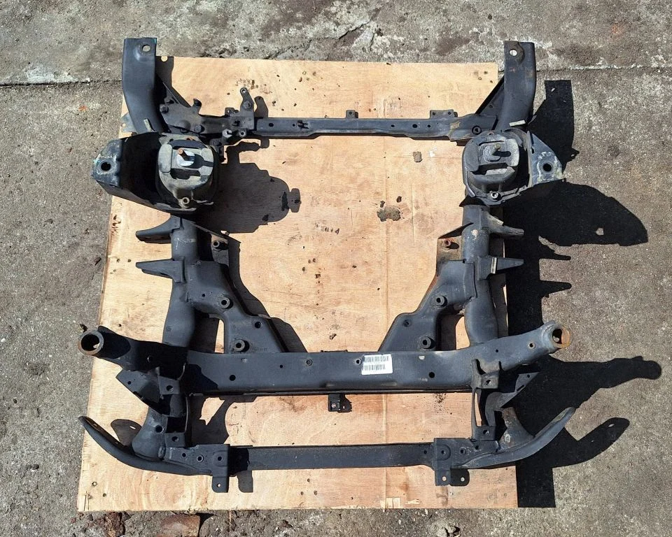 Front subframe P678546803