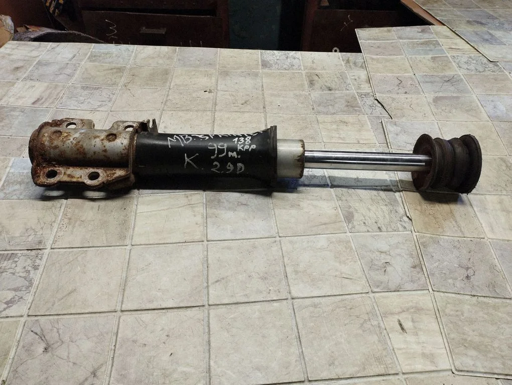Front shock absorber/damper – Mercedes-Benz Sprinter W901 W902 W903 W904 (1995-2007)