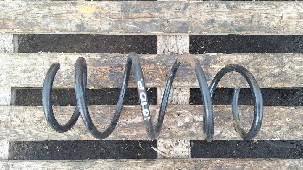 Front coil spring – Toyota Auris 150 (2006-2012)
