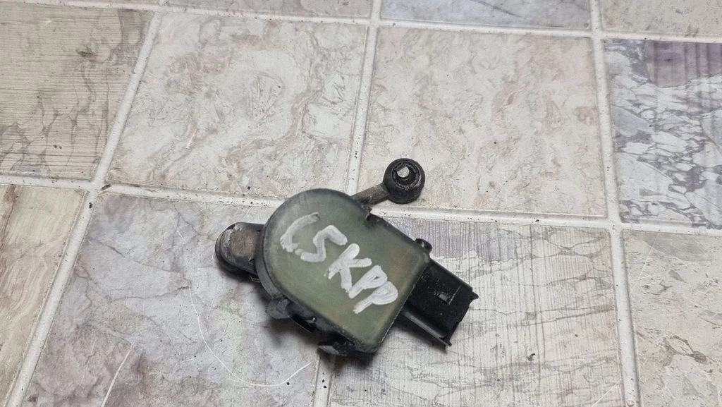 Headlight/headlamp level sensor 9641247280