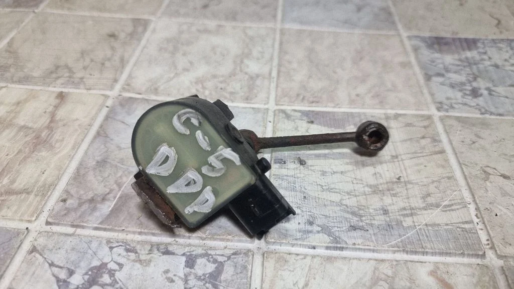 Headlight/headlamp level sensor 9641247280