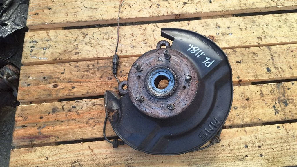 Front wheel hub – Honda CR-V (2007-2012)