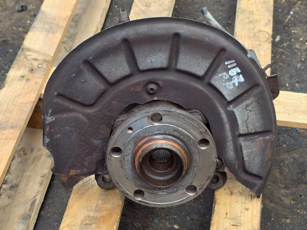 Front wheel hub – front right
