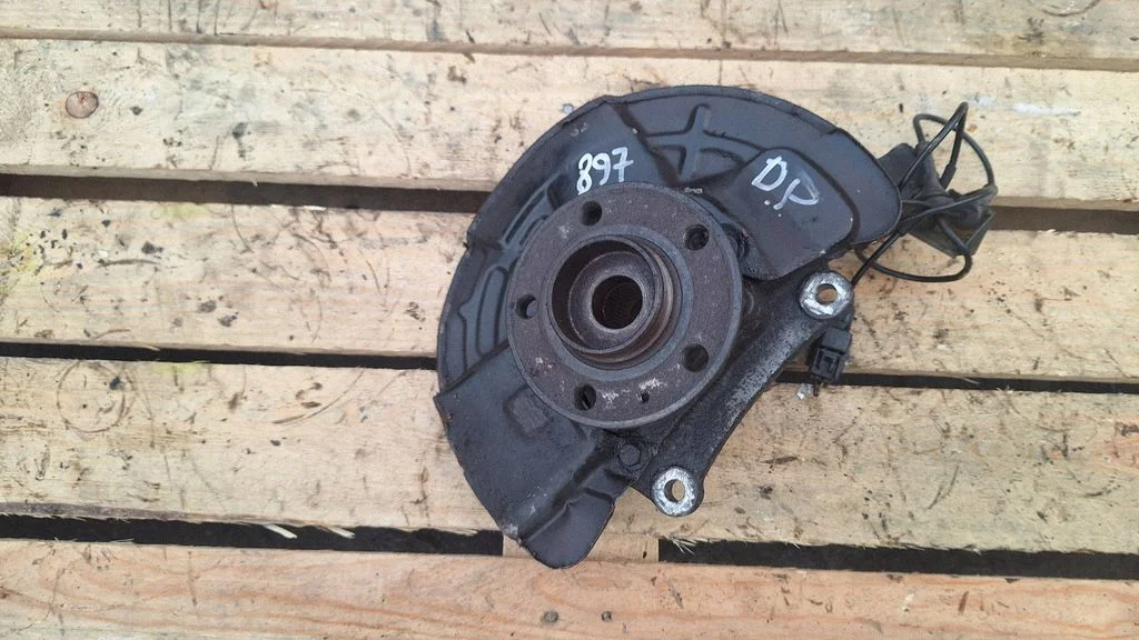 Front wheel hub 9461944