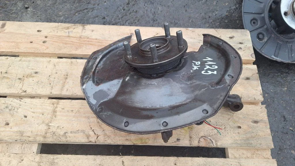 Front wheel hub – Honda Civic (2006-2011)
