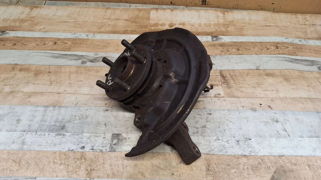 Front wheel hub – front right