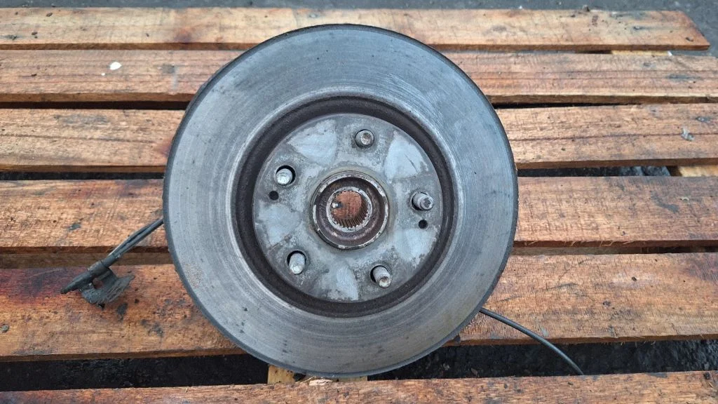 Priekšējā rumba – Toyota Corolla Verso AR10 (2004-2009)