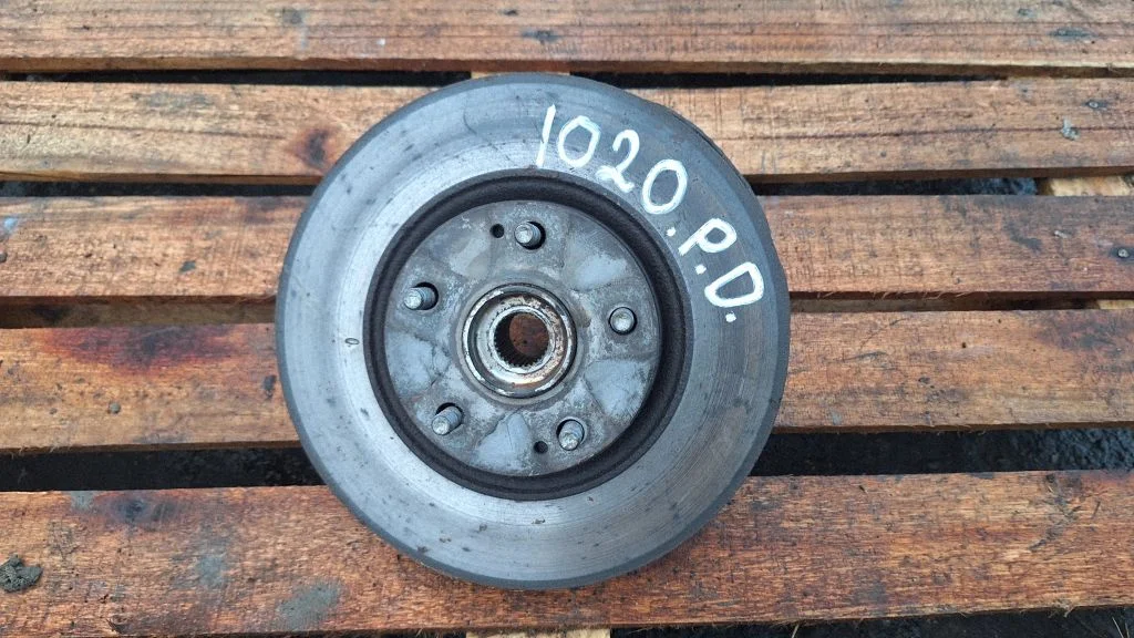 Priekšējā rumba – Toyota Corolla Verso AR10 (2004-2009)