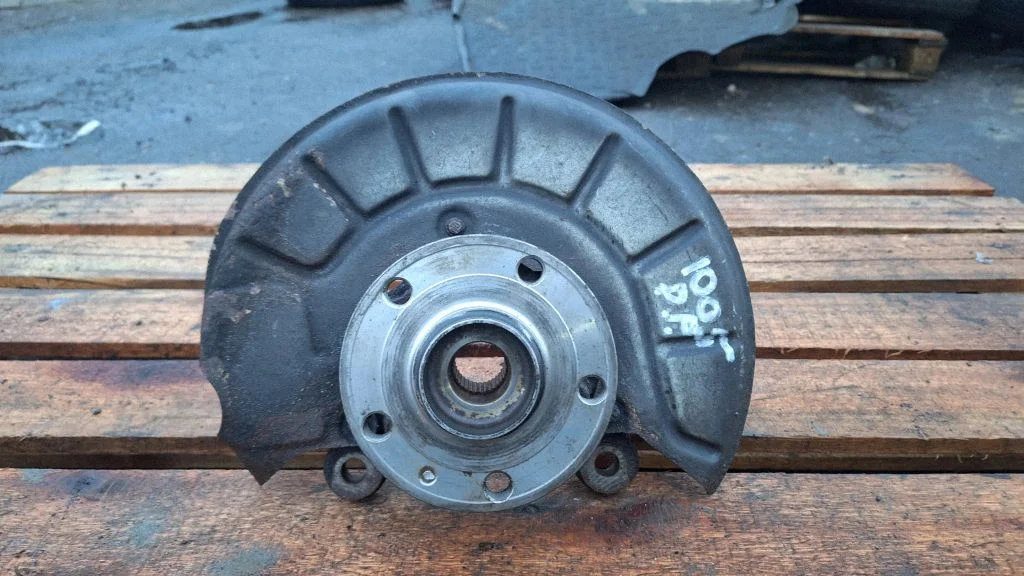 Front wheel hub – front right