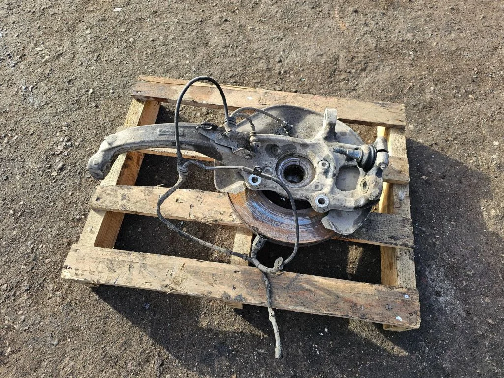 Front wheel hub 08257CF260J