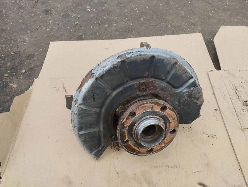 Front wheel hub – Volkswagen Tiguan (2007-2016)