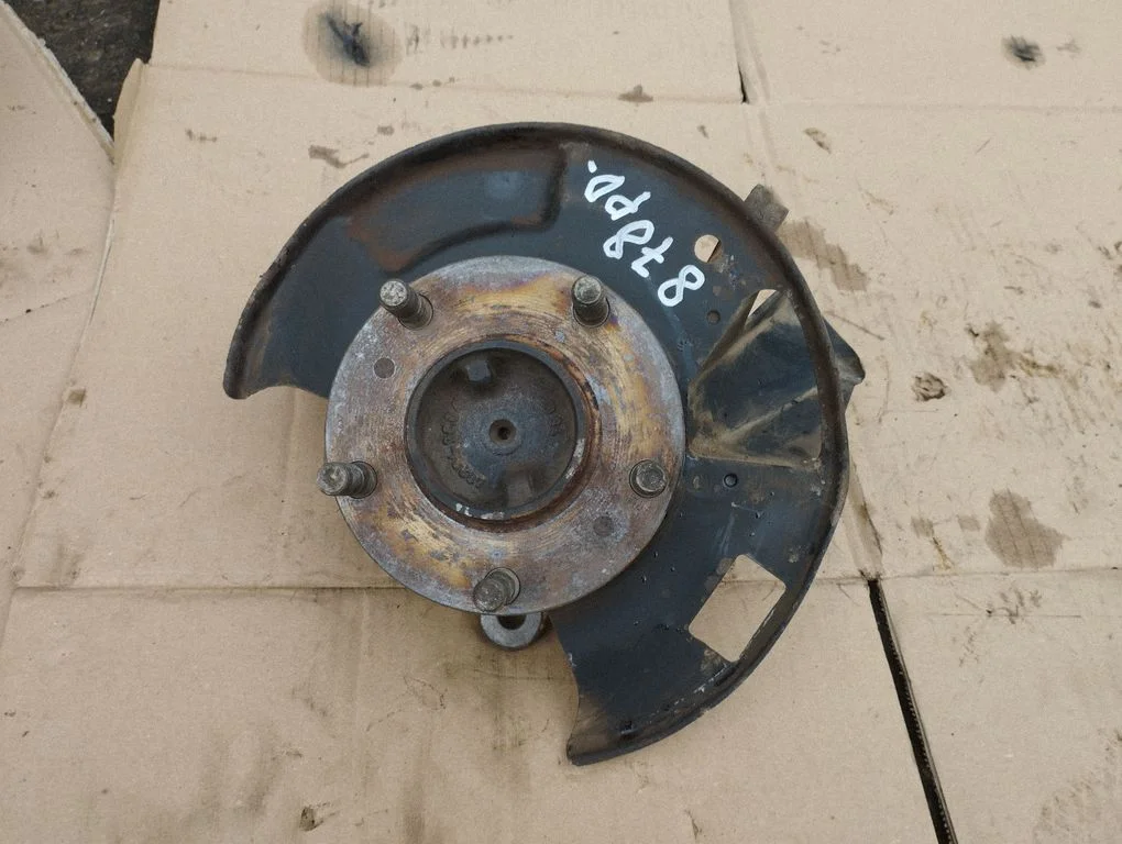 Front wheel hub – front right