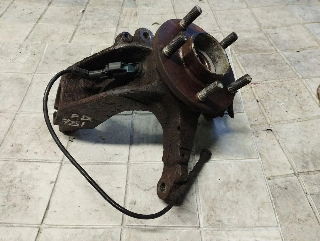 Front wheel hub – Ford Focus C-MAX (2003-2010)