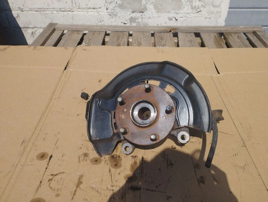 Front wheel hub – Toyota RAV 4 (XA30) (2006-2016)