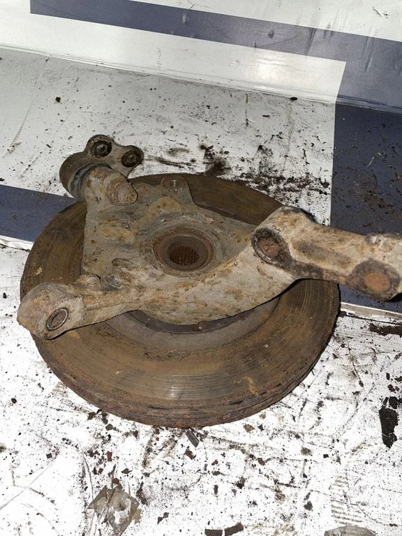 Front wheel hub – Renault Trafic II (X83) (2001-2014)