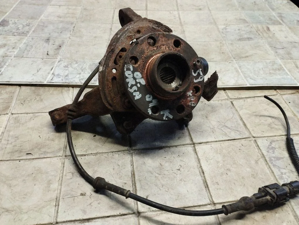 Front wheel hub – Opel Corsa C (2000-2006)