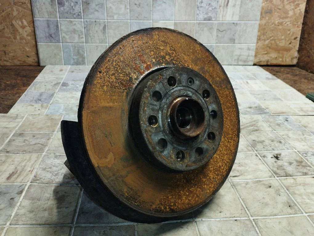 Front wheel hub – front right