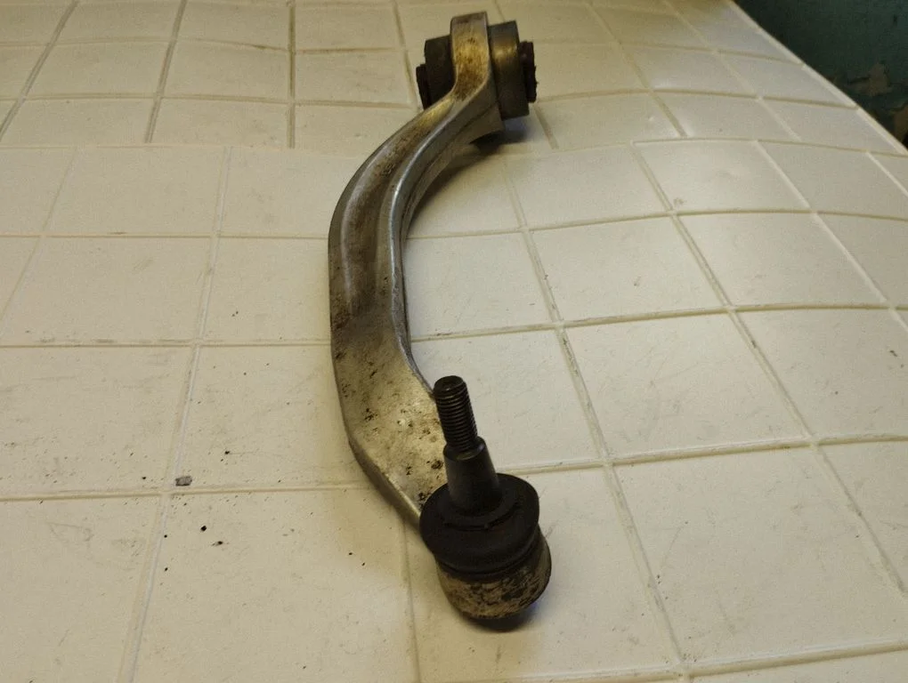 Front control arm – front left