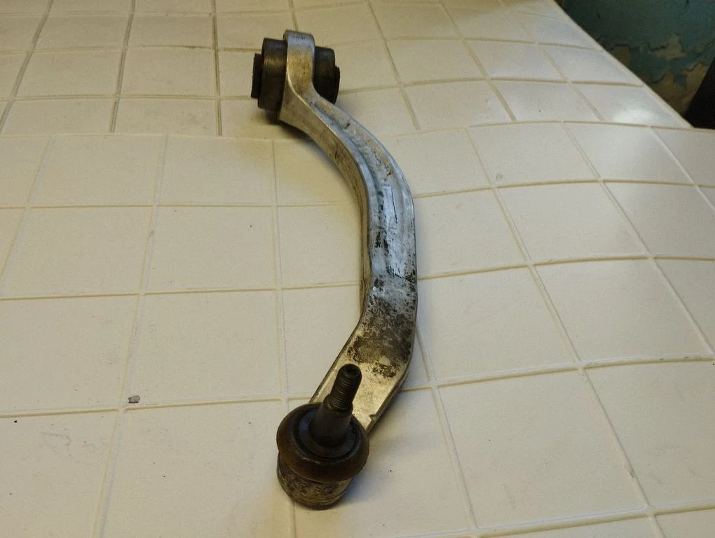 Front control arm – front right
