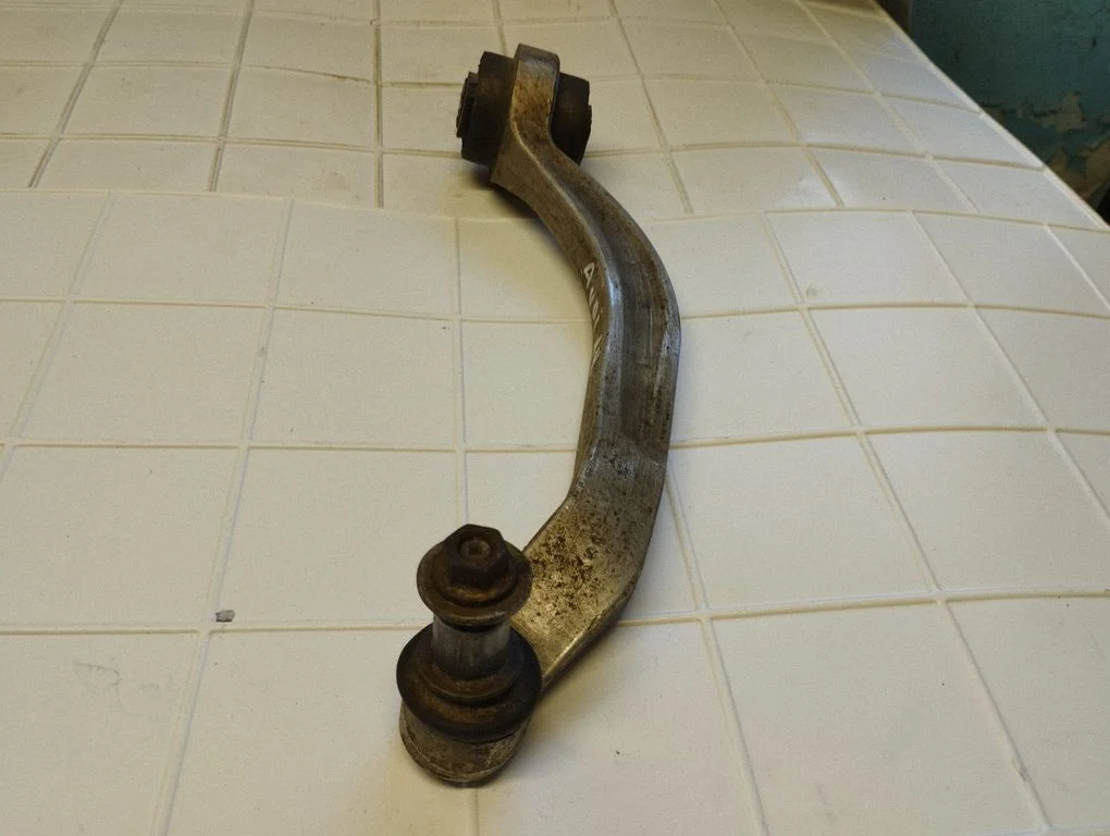 Front control arm – front right