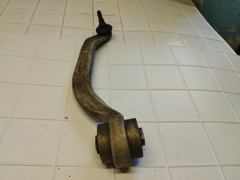 Front control arm 1253266