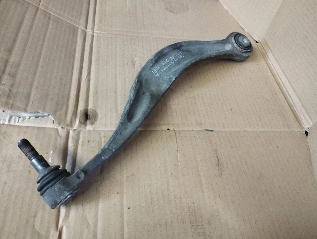 Front control arm – front left