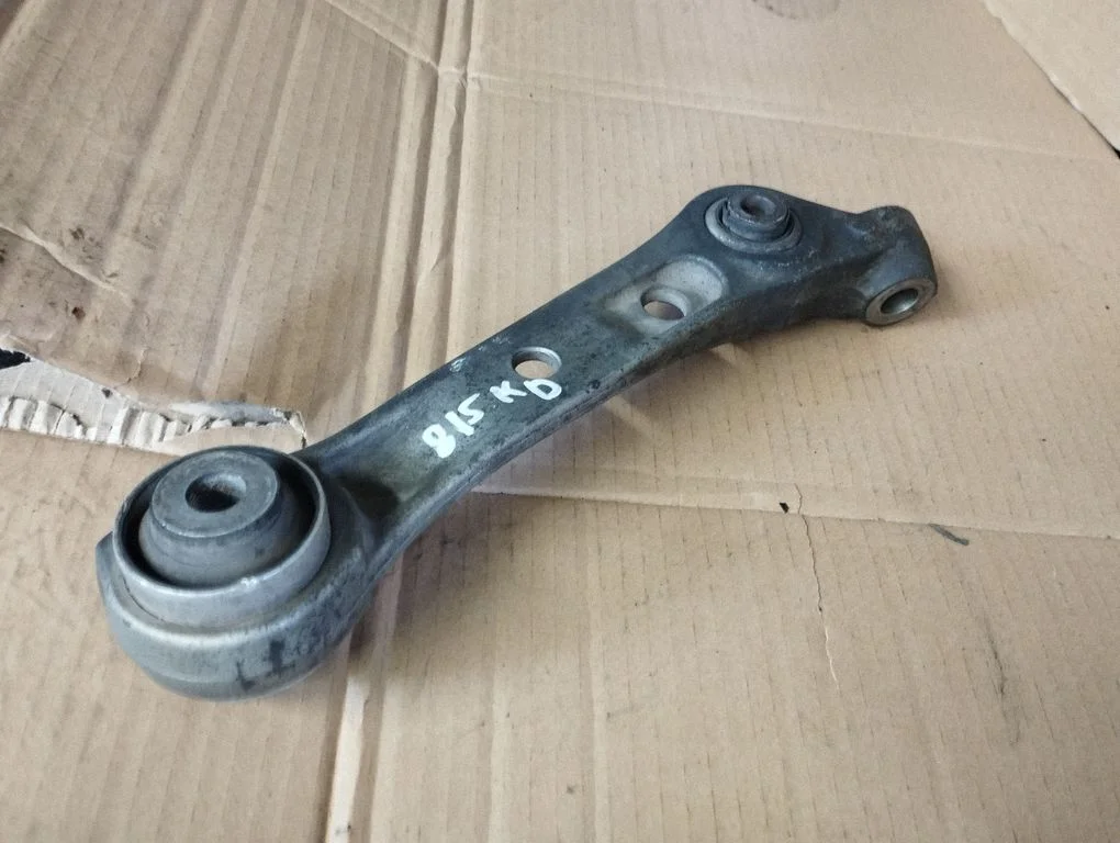 Front control arm – front left