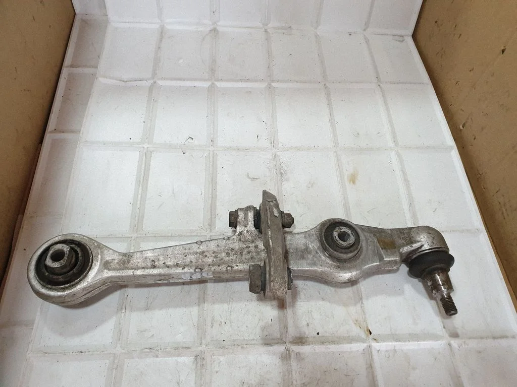 Front lower control arm/wishbone – front right