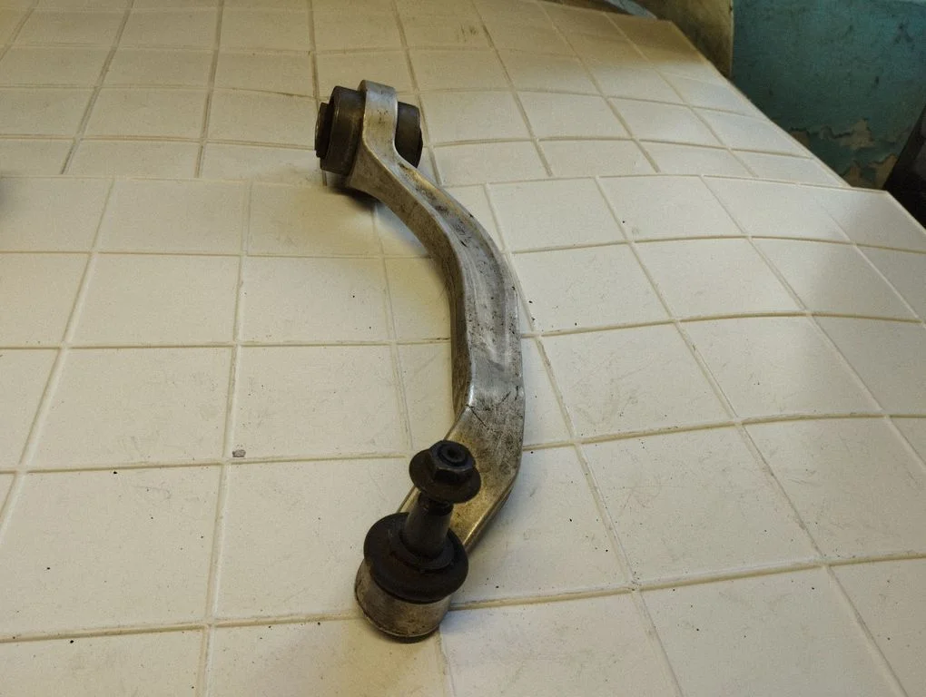 Front control arm – front right