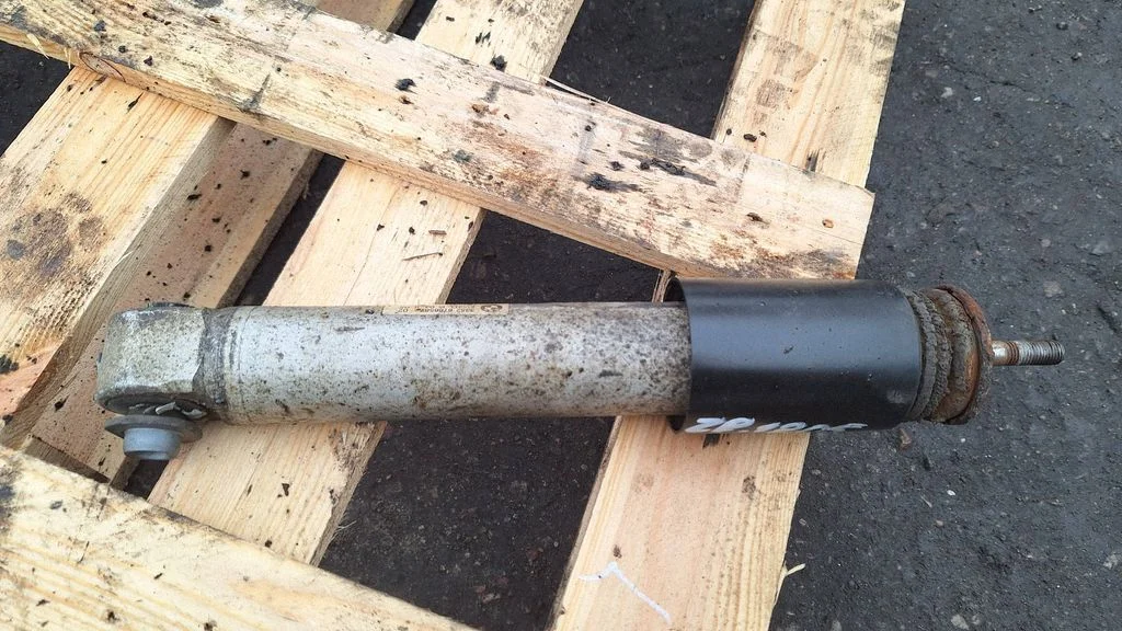 Rear shock absorber/damper 33526766587
