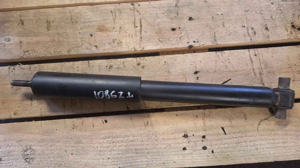 Rear shock absorber/damper