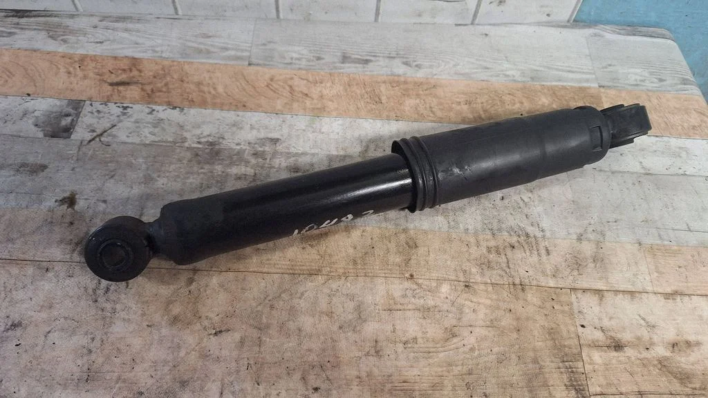 Rear shock absorber/damper 04670555AB