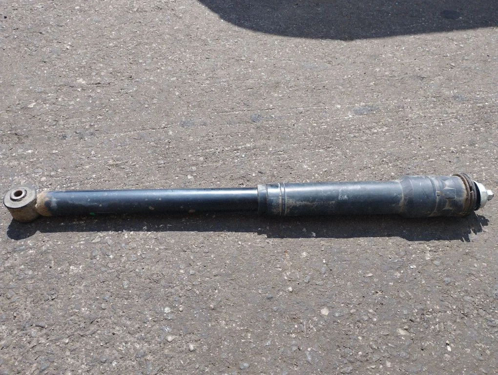 Tagumine amortisaator – Mitsubishi Colt CZ3 (2006-2009)