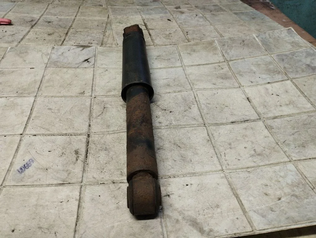 Rear shock absorber/damper 13181988