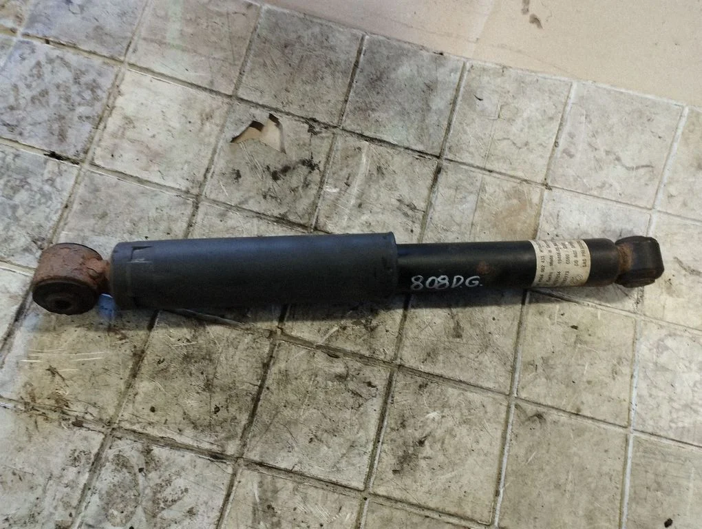 Rear shock absorber/damper