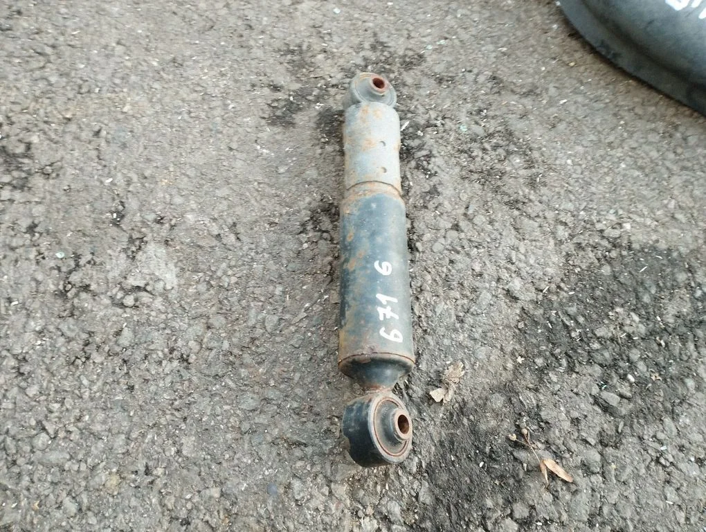Rear shock absorber/damper – Toyota RAV 4 (XA30) (2006-2016)
