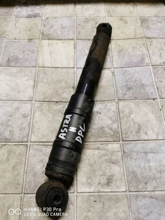 Rear shock absorber/damper – rear right