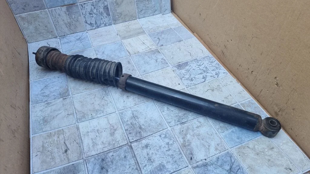 Rear shock absorber/damper – Ford Focus C-MAX (2003-2010)