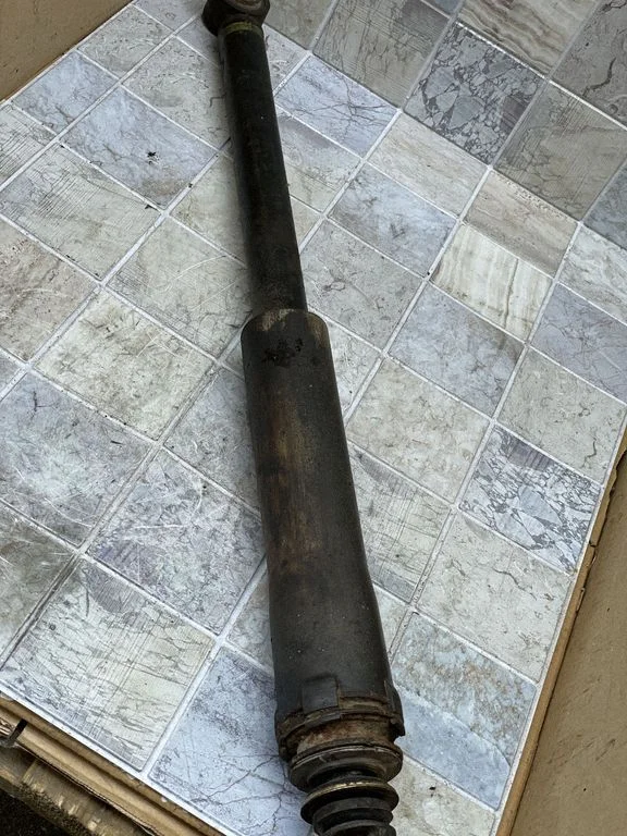 Rear shock absorber/damper – Toyota Avensis Verso (2001-2009)