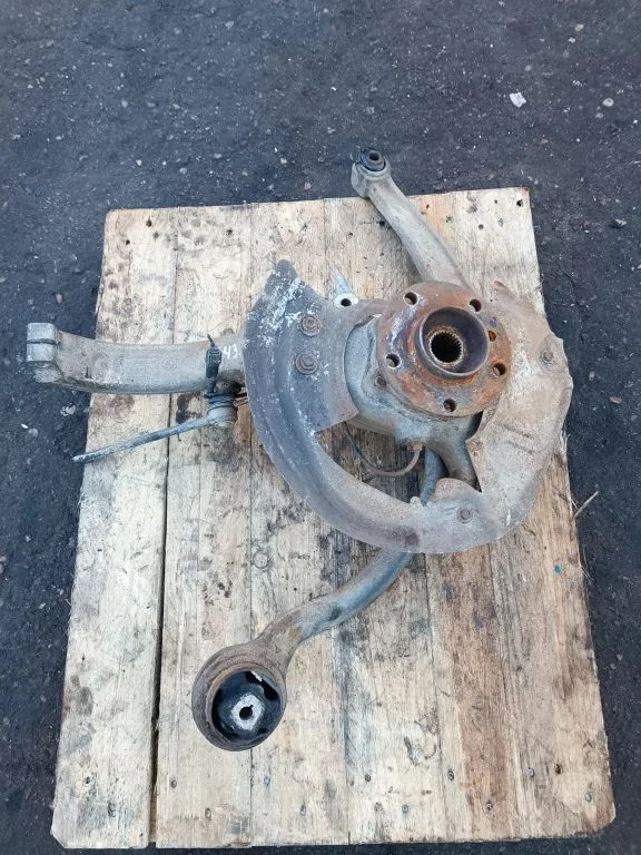 Front wheel hub – BMW X6 E71 (2008-2014)