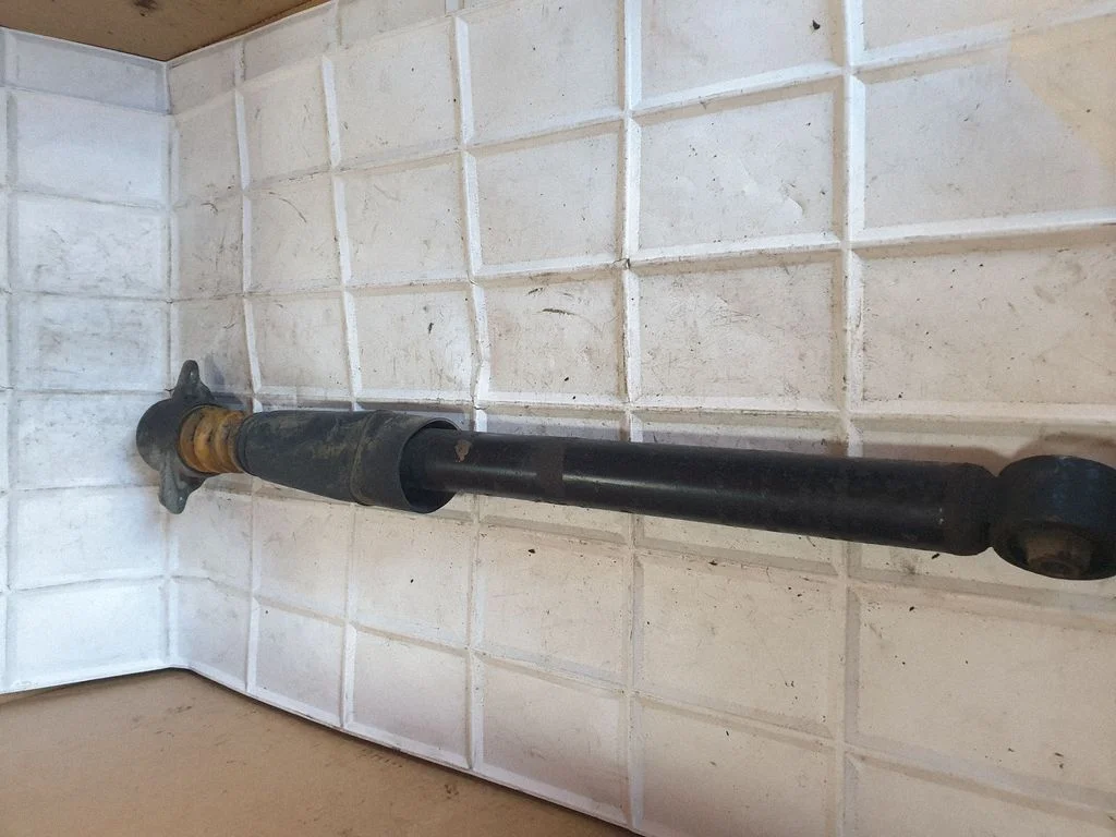 Rear shock absorber/damper – Volkswagen Polo III 6N 6N2 6NF (1995-2001)