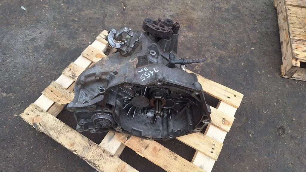 Manual 5 speed gearbox 5495775