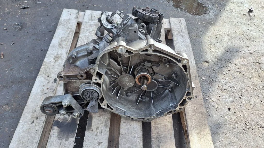 Manual 5 speed gearbox 5495775
