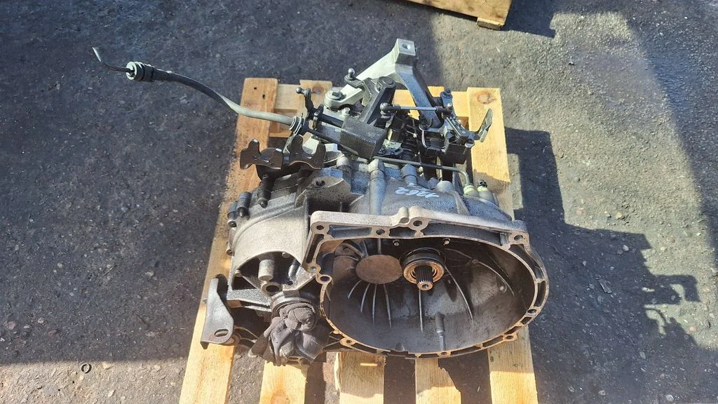 Manual 5 speed gearbox